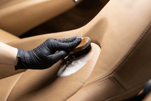 תיקון ריפוד עור לרכב